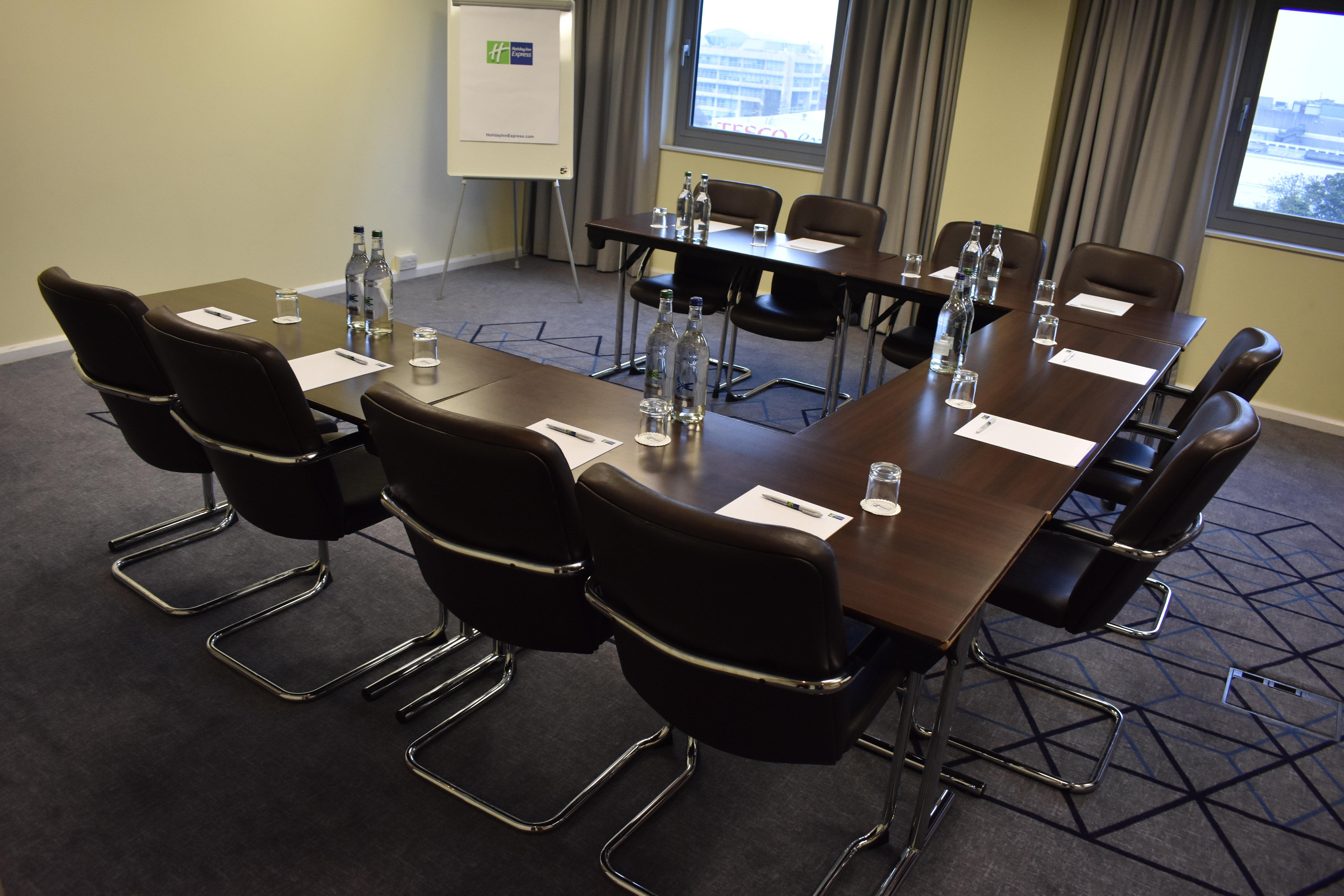 Holiday Inn Express Slough Dış mekan fotoğraf