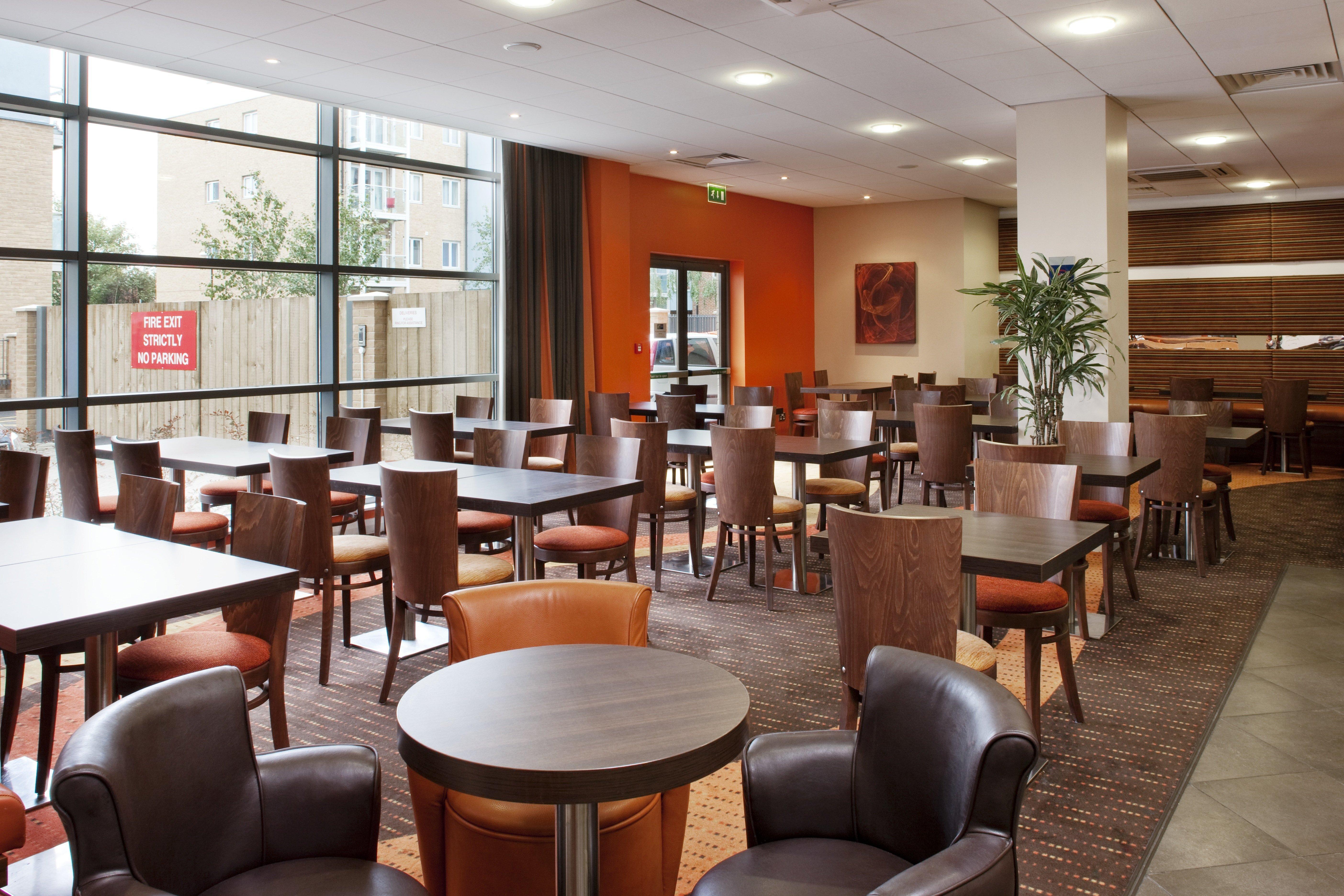 Holiday Inn Express Slough Dış mekan fotoğraf