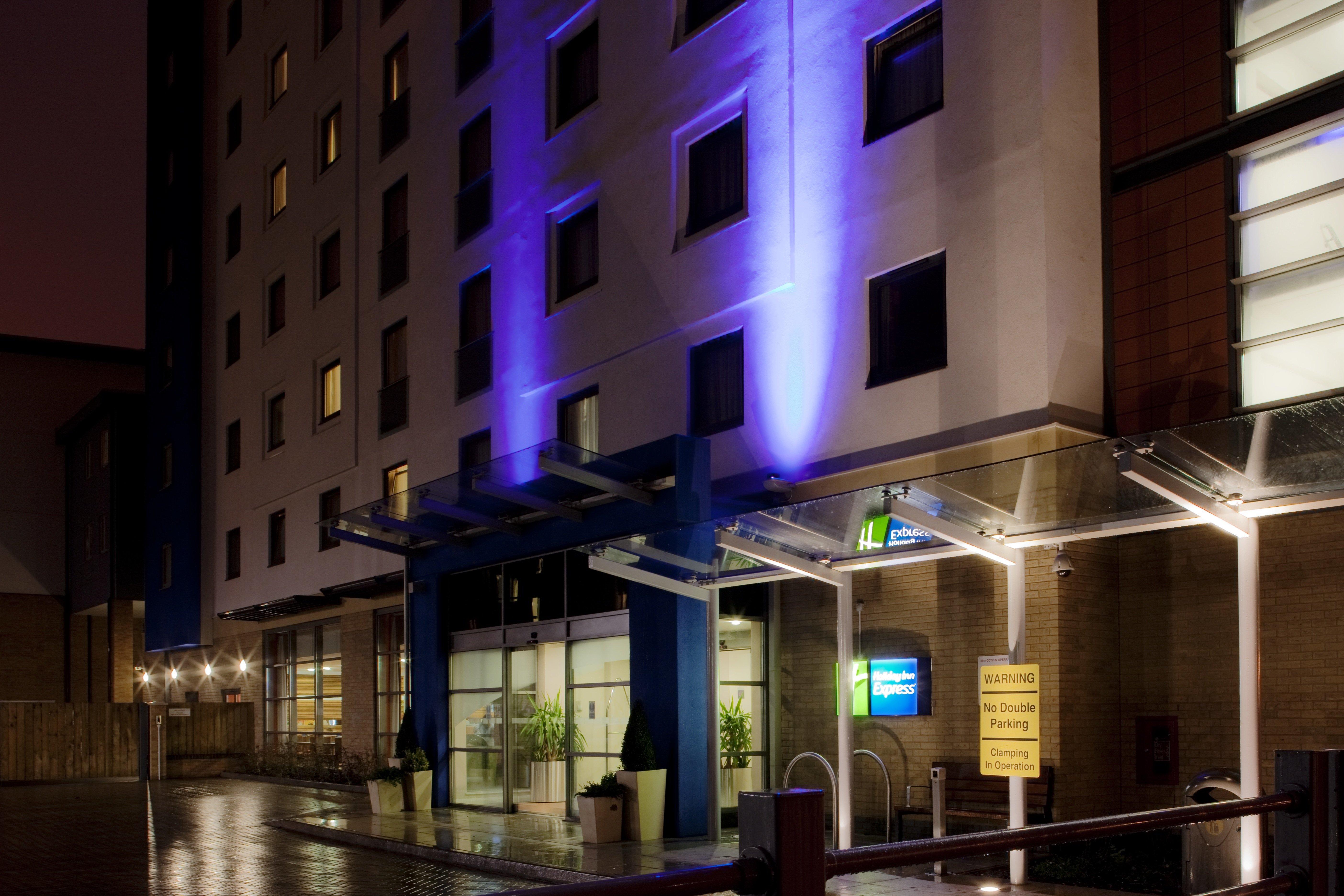 Holiday Inn Express Slough Dış mekan fotoğraf