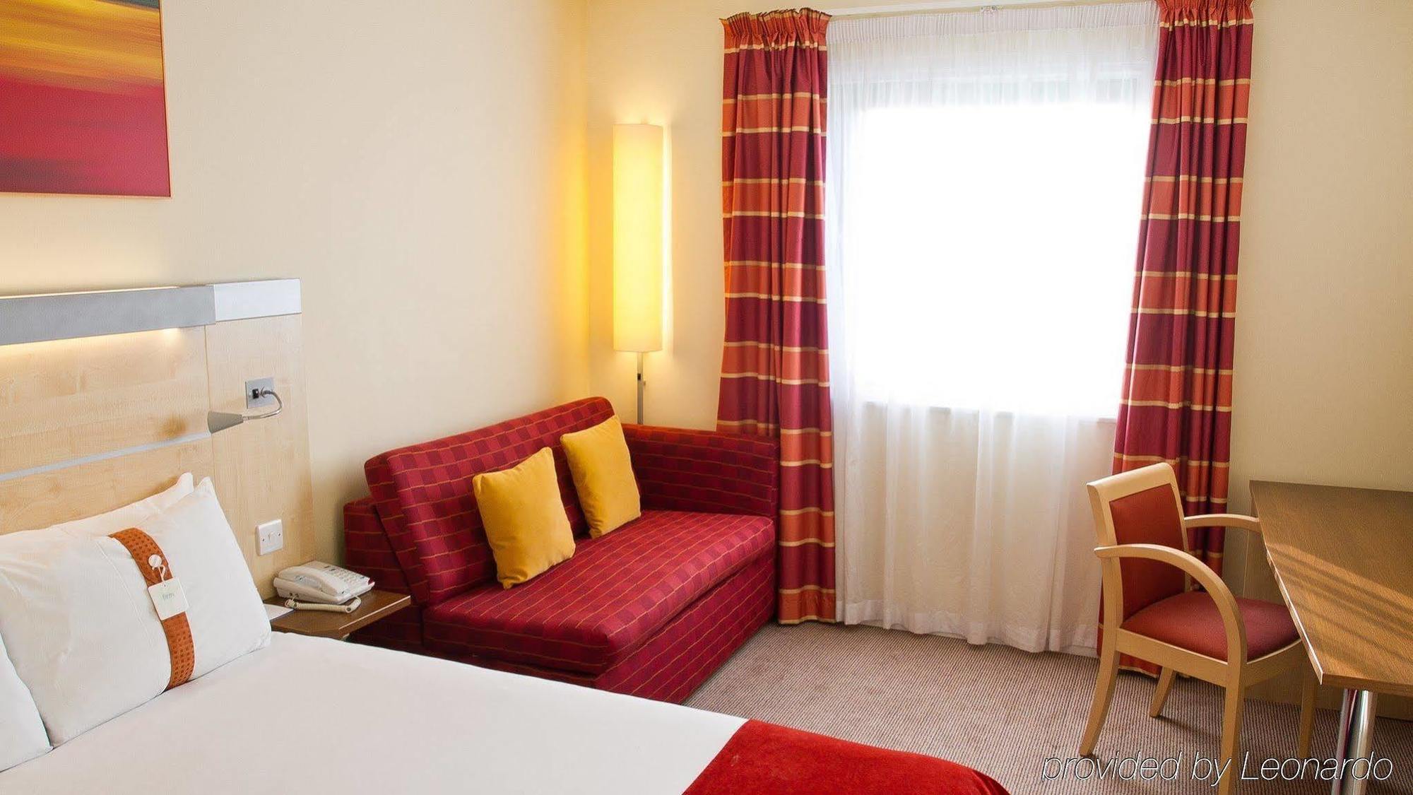 Holiday Inn Express Slough Dış mekan fotoğraf