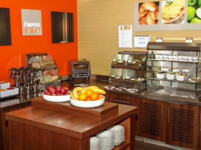Holiday Inn Express Slough Dış mekan fotoğraf