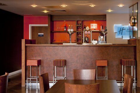 Holiday Inn Express Slough Dış mekan fotoğraf